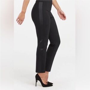 Spanx perfect crop pants with satin tuxedo stripes size Large Black